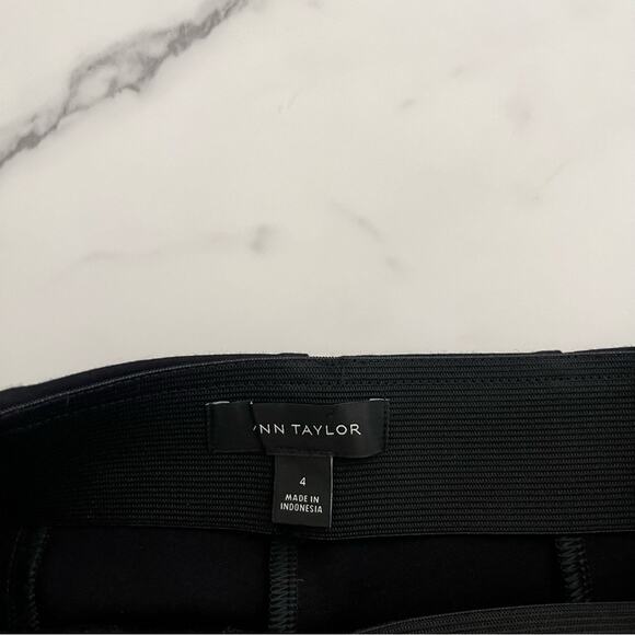 Ann Taylor The Seamed Side Zip Legging in Pebbled Faux Leather Ponte Sz 4 Black - Picture 3 of 10